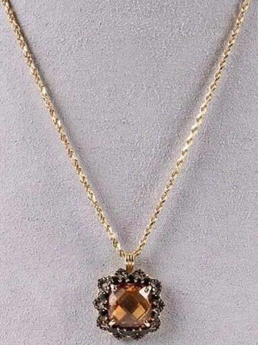 18k Gold Cushion Cut Citrine Pendant (necklace)